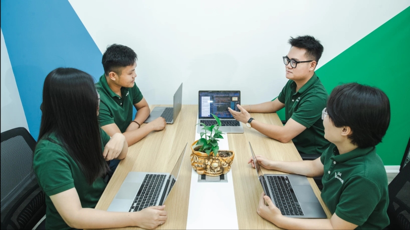 ハポソフトでの​働き方​ - 学習と​成長